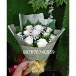 Bouquet Mawar Putih di Jakarta Timur