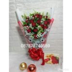 Bouquet Mawar Merah Cantik Untuk Valentine Day